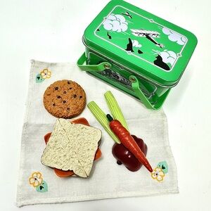 Kit Kittredge School Lunchbox & Lunch set American Girl 2007 tin lunch playset